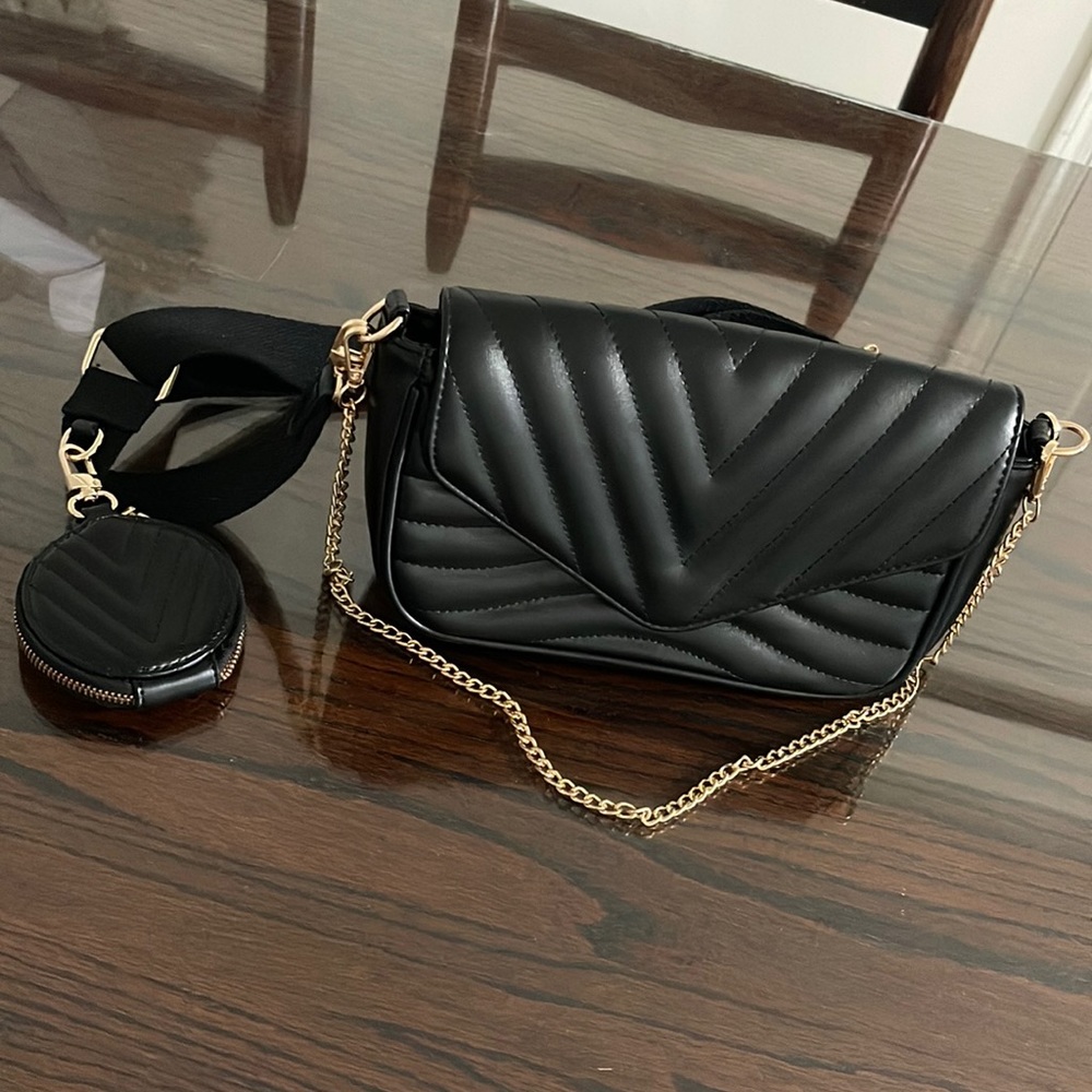 Black Purse Gold Chain Red Dress